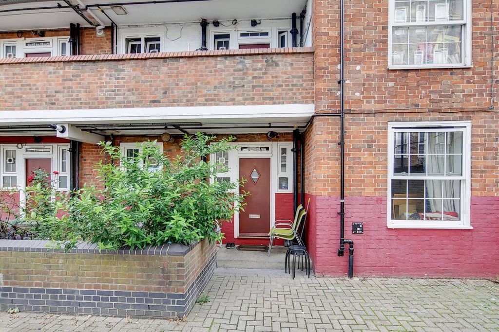 Property photo 3 of 12