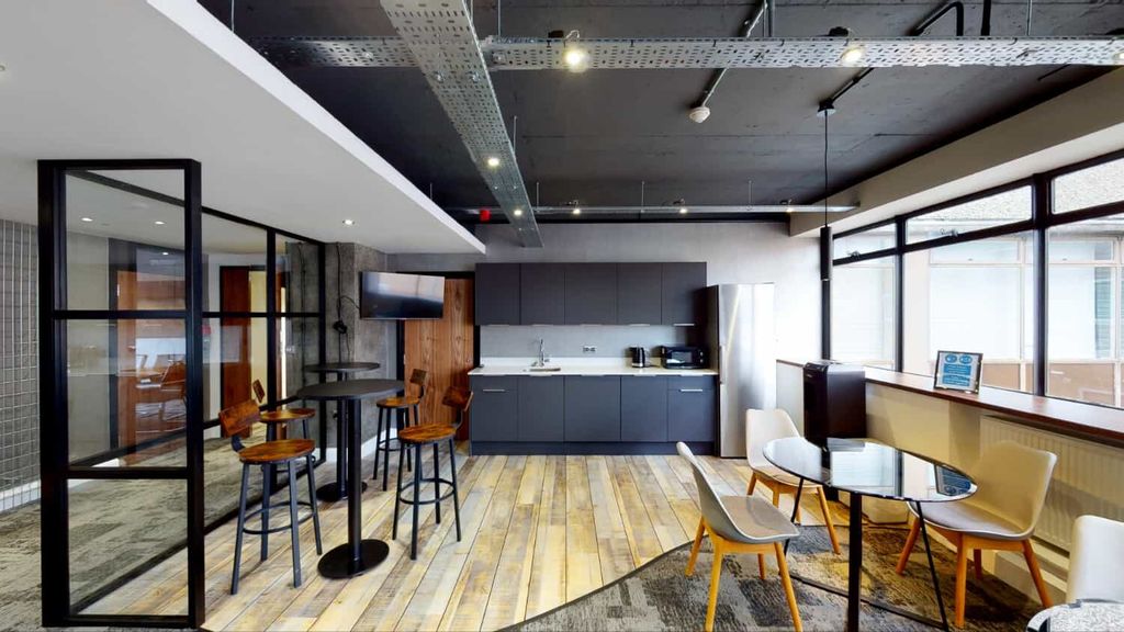 Property photo 3 of 8 Breakout Space