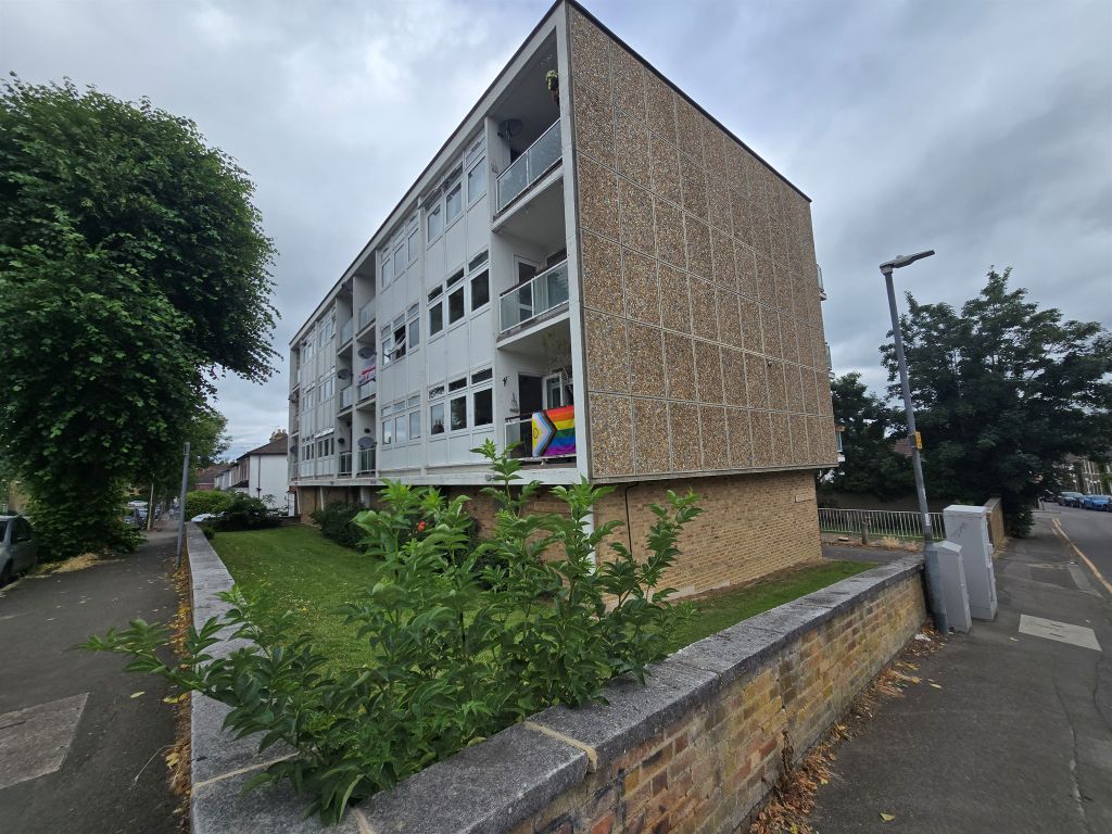 Property photo 1 of 7