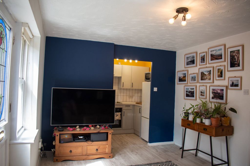 1 bed flat for saleWorcester Road, Malvern, Worcestershire WR14 photo 4