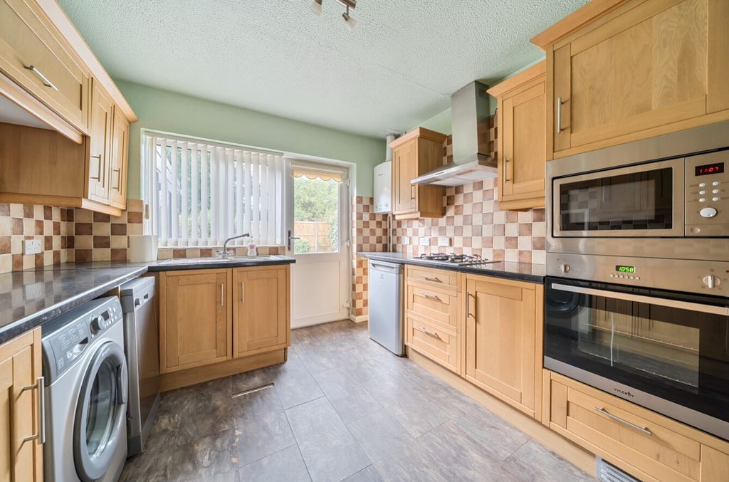 Property photo 2 of 21 1345672-8-68Af8cd60E216