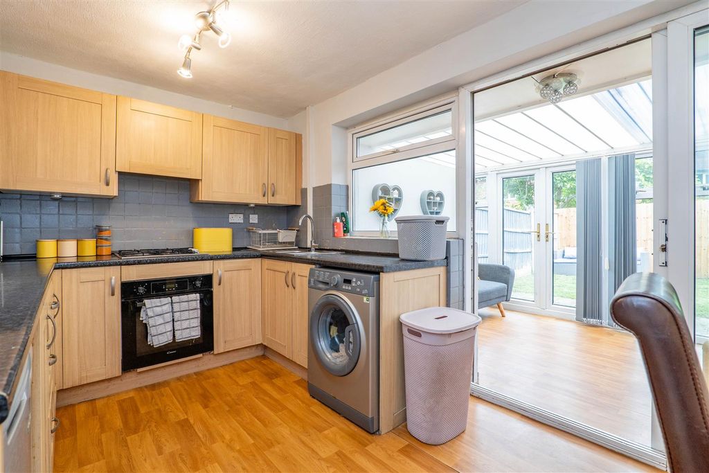 Property photo 3 of 21 Kitchen/Diner