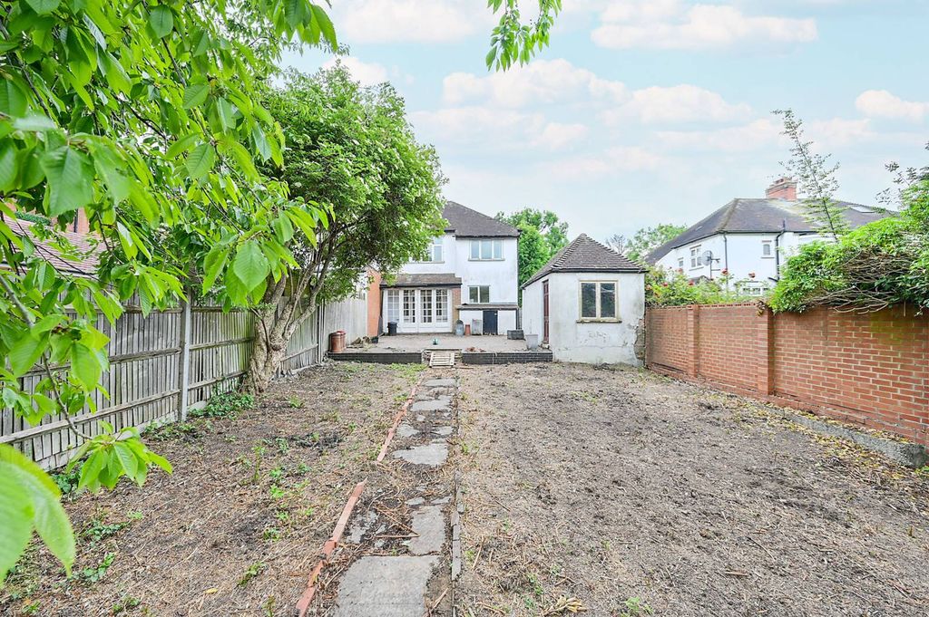 Property photo 3 of 11