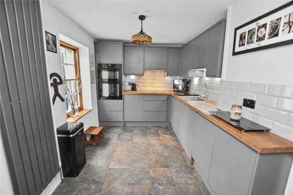 Property photo 1 of 16 Picture No. 05