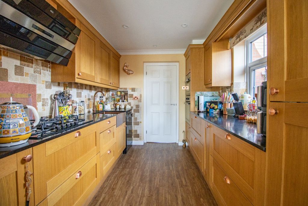 Property photo 2 of 26 5015014