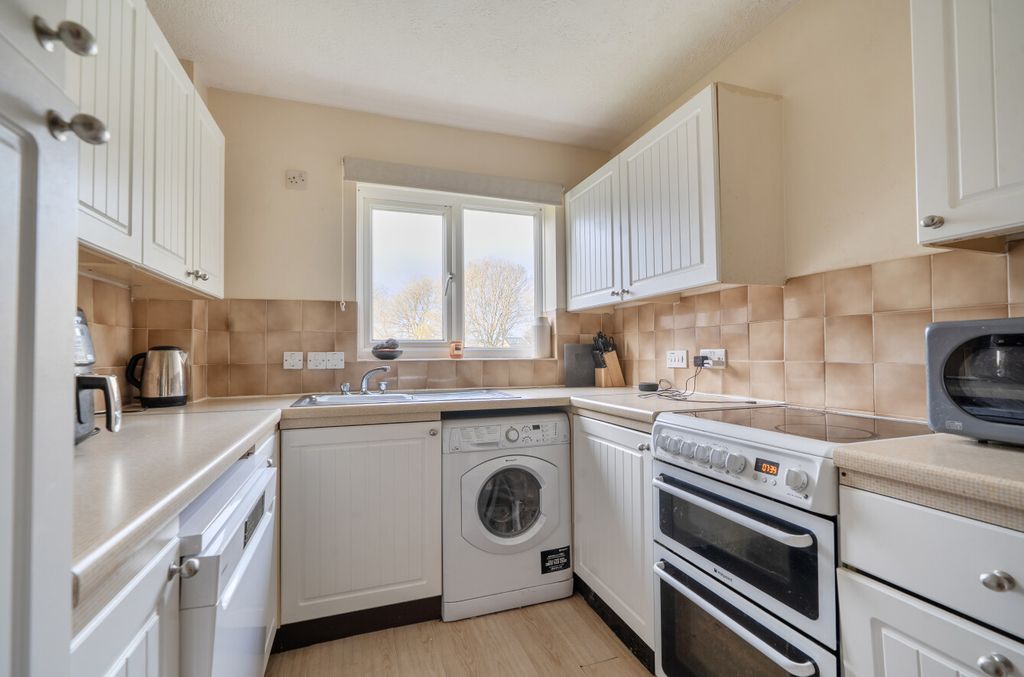 Property photo 3 of 8 1434985-15-69c425...