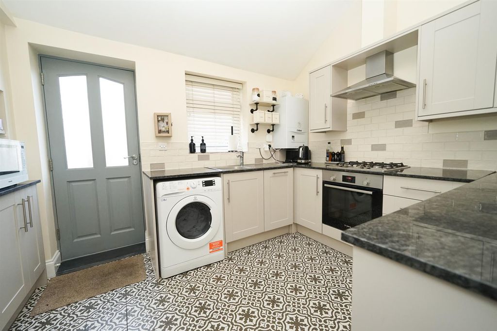 Property photo 3 of 14