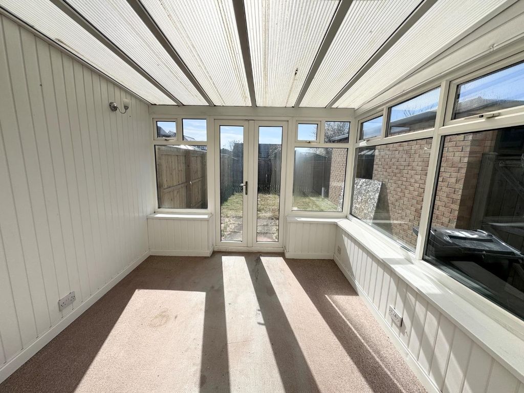 Property photo 2 of 15 Conservatory