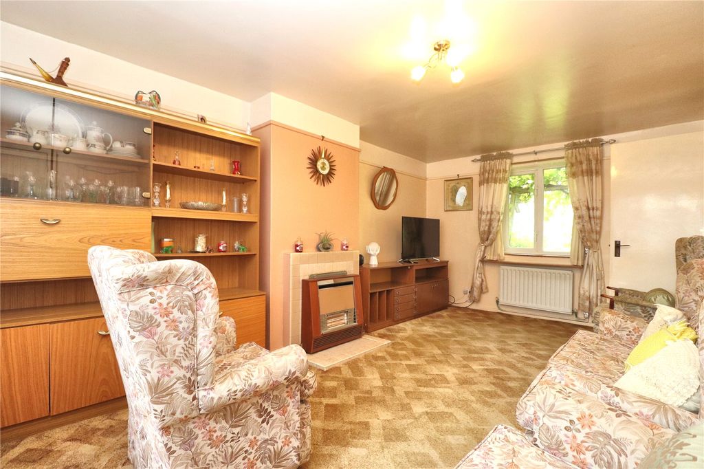 Property photo 3 of 14 Picture No. 12