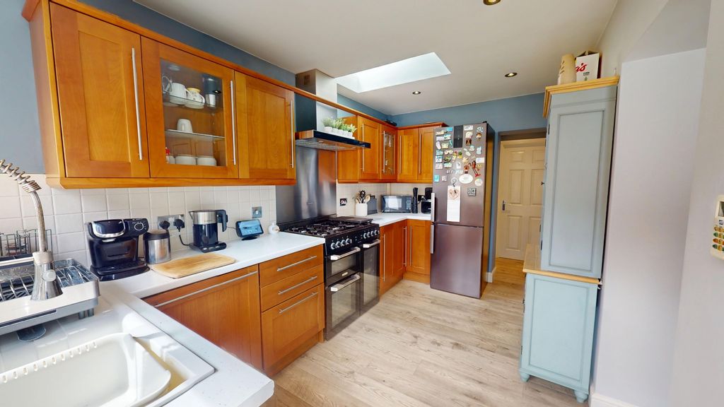 Property photo 2 of 28 4099523