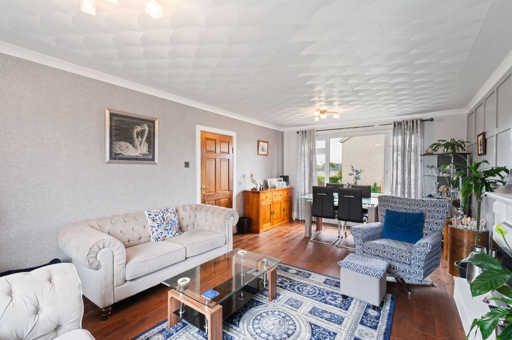 Property photo 2 of 30