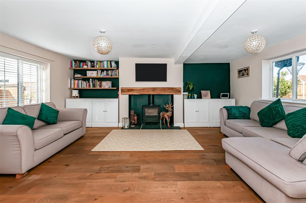 Property photo 3 of 41 Windmill Cottage1-2.Jpg