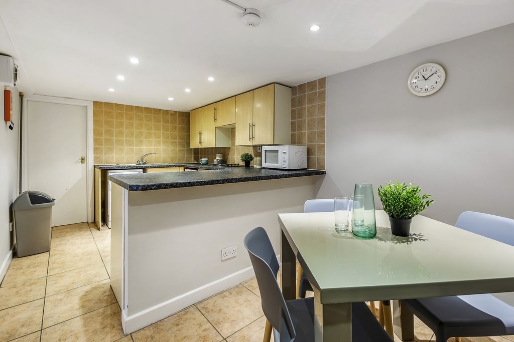 Property photo 3 of 10 Property Photo