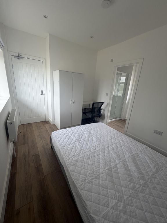 Property photo 3 of 6 Room 1 (2)