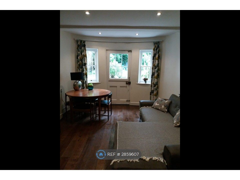 Property photo 3 of 16 Lounge Room