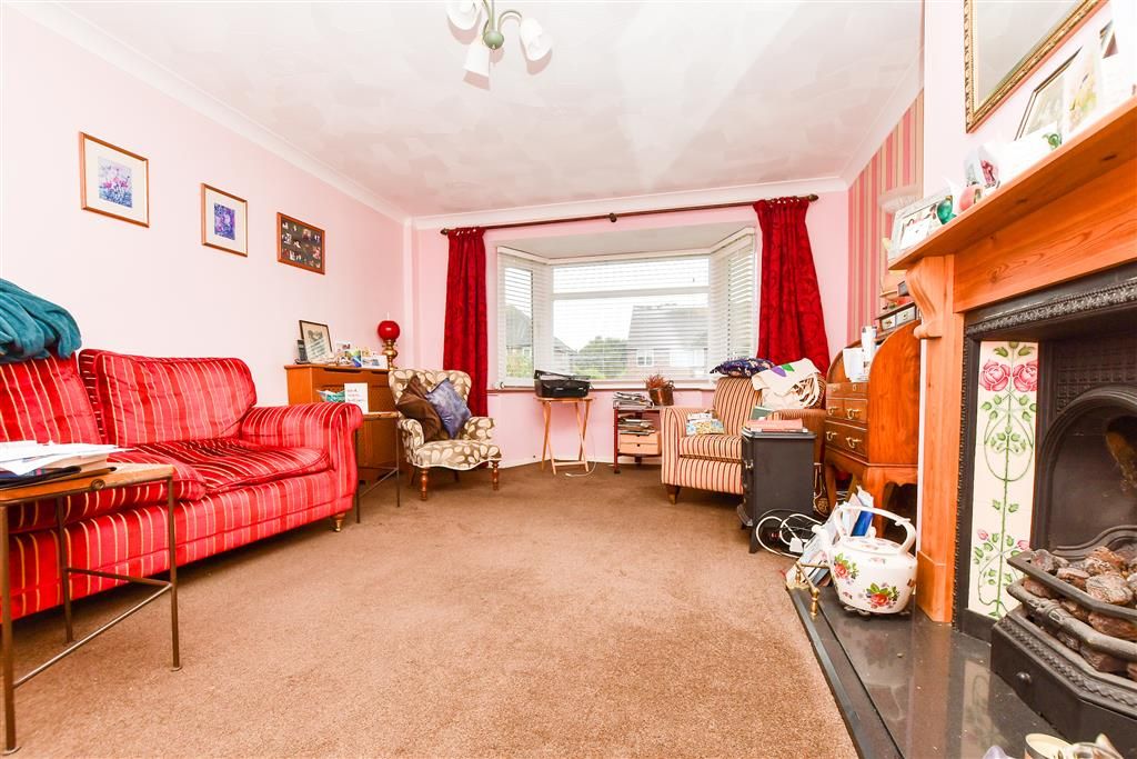 Property photo 2 of 11 Lounge