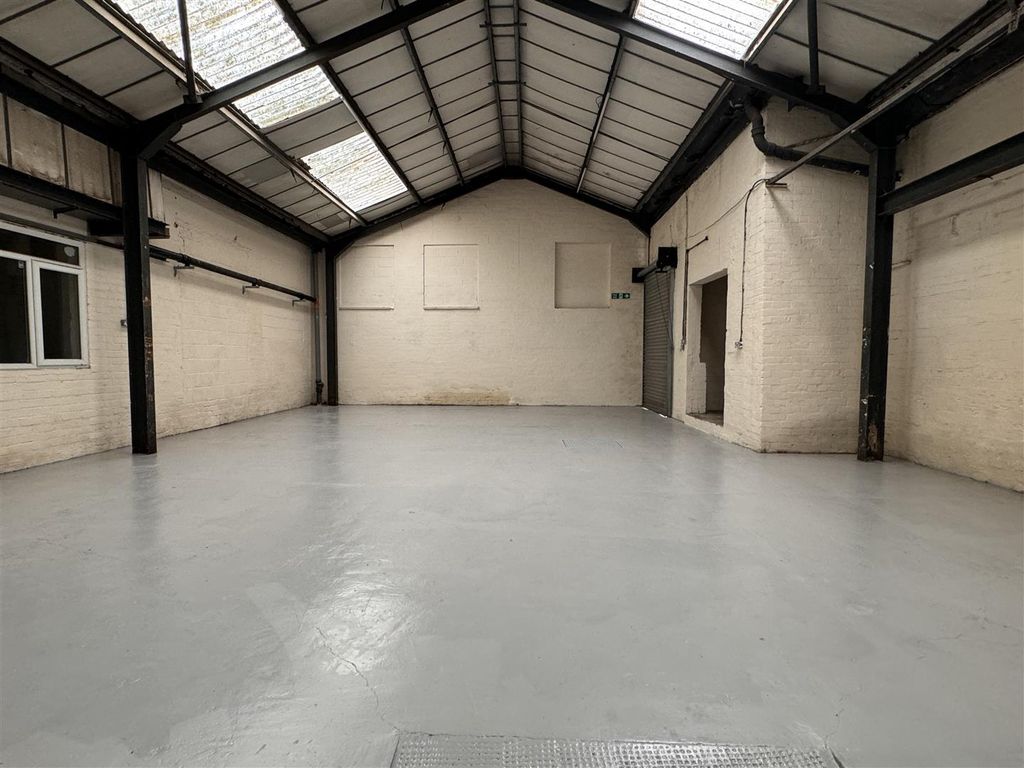 Property photo 1 of 5