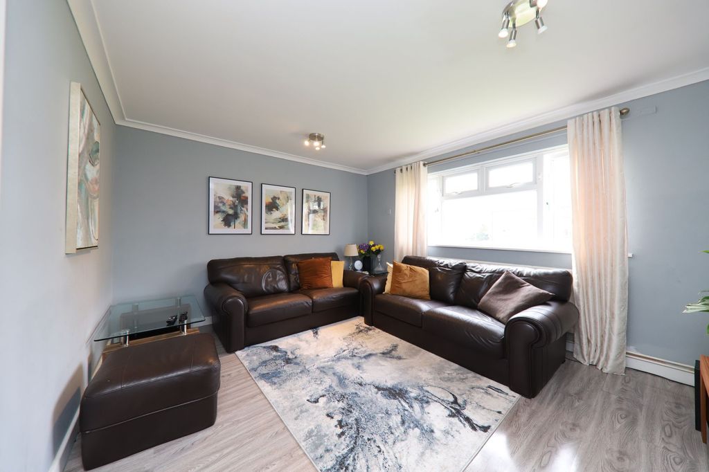 Property photo 2 of 8 Living