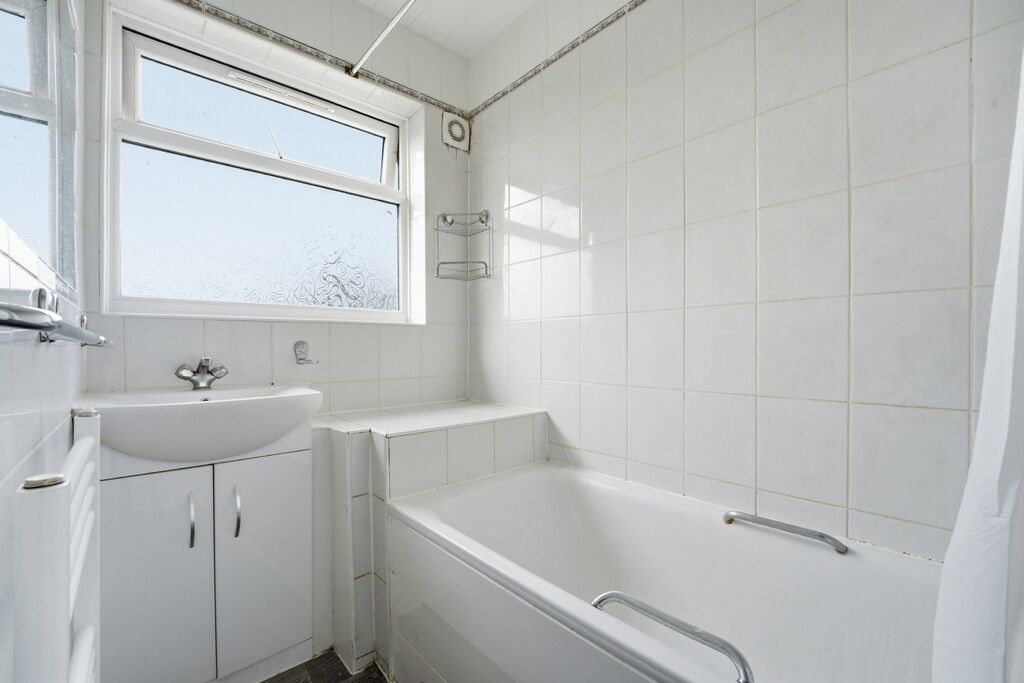 Property photo 3 of 9 7