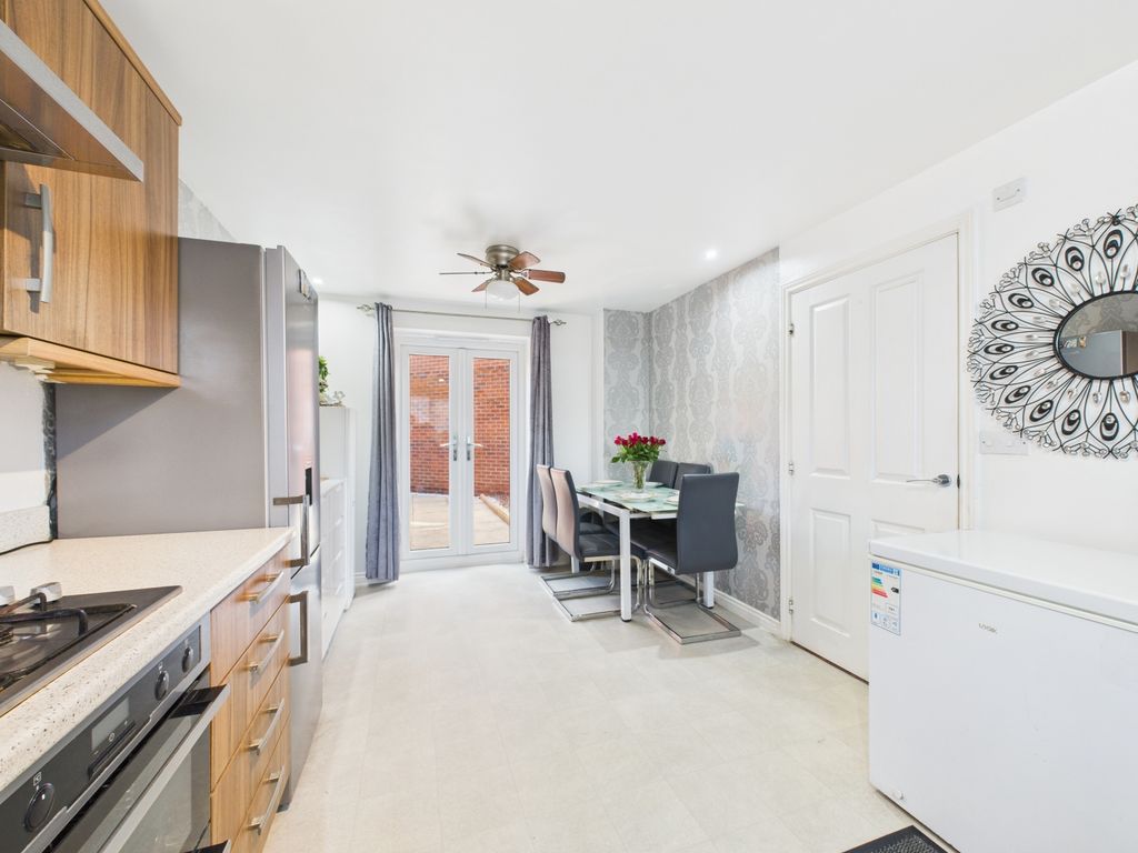 Property photo 2 of 18 Kitchen Diner