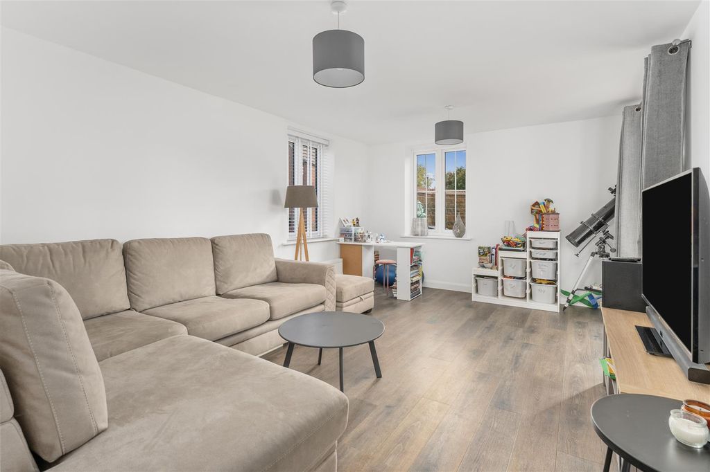 Property photo 2 of 17 9 Blackwell Drive, Bodicote-5.Jpg