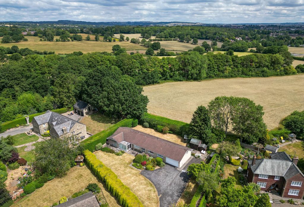 Property photo 2 of 31