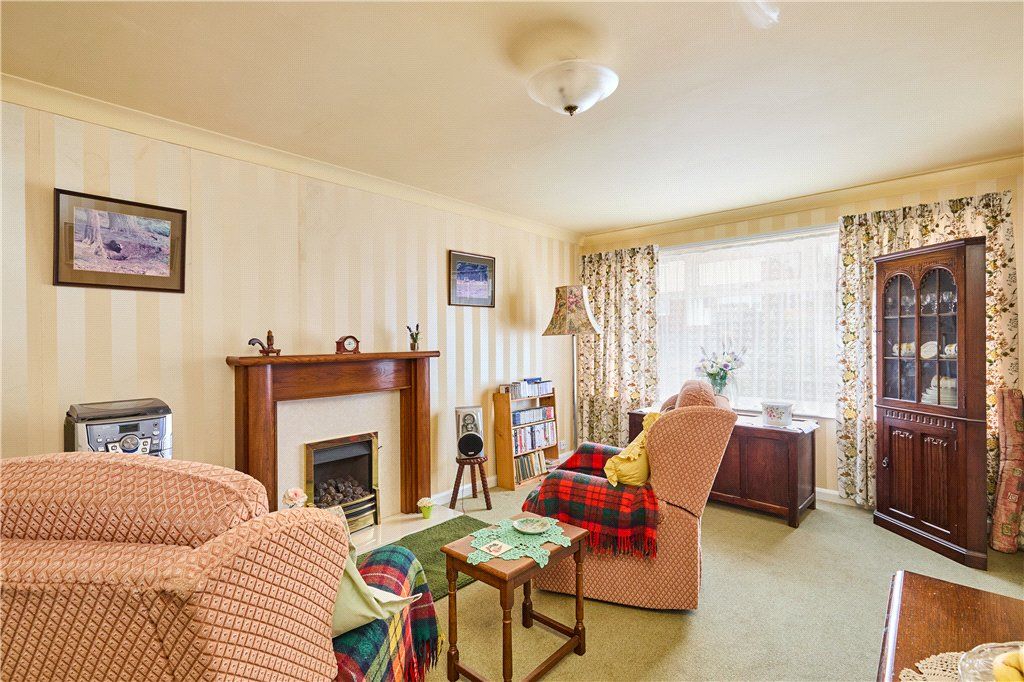 Property photo 2 of 20 Sitting Room