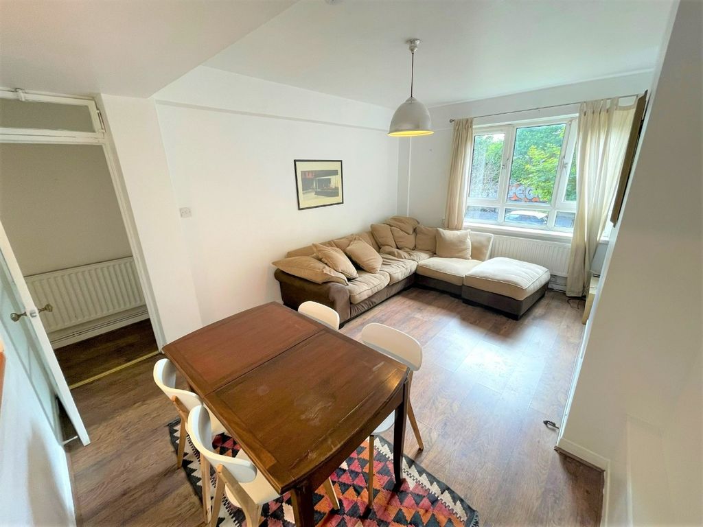 Property photo 3 of 11 1359103