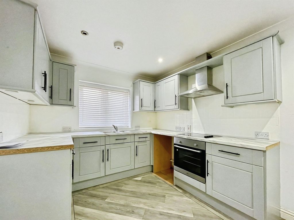 Property photo 3 of 24