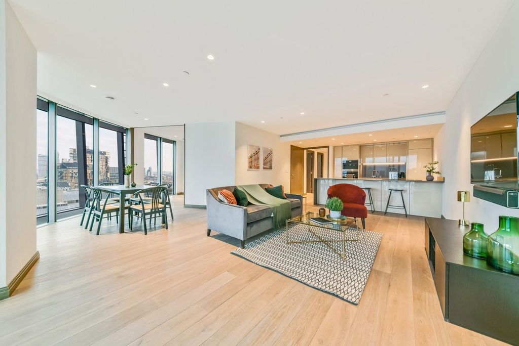 Property photo 3 of 22 1