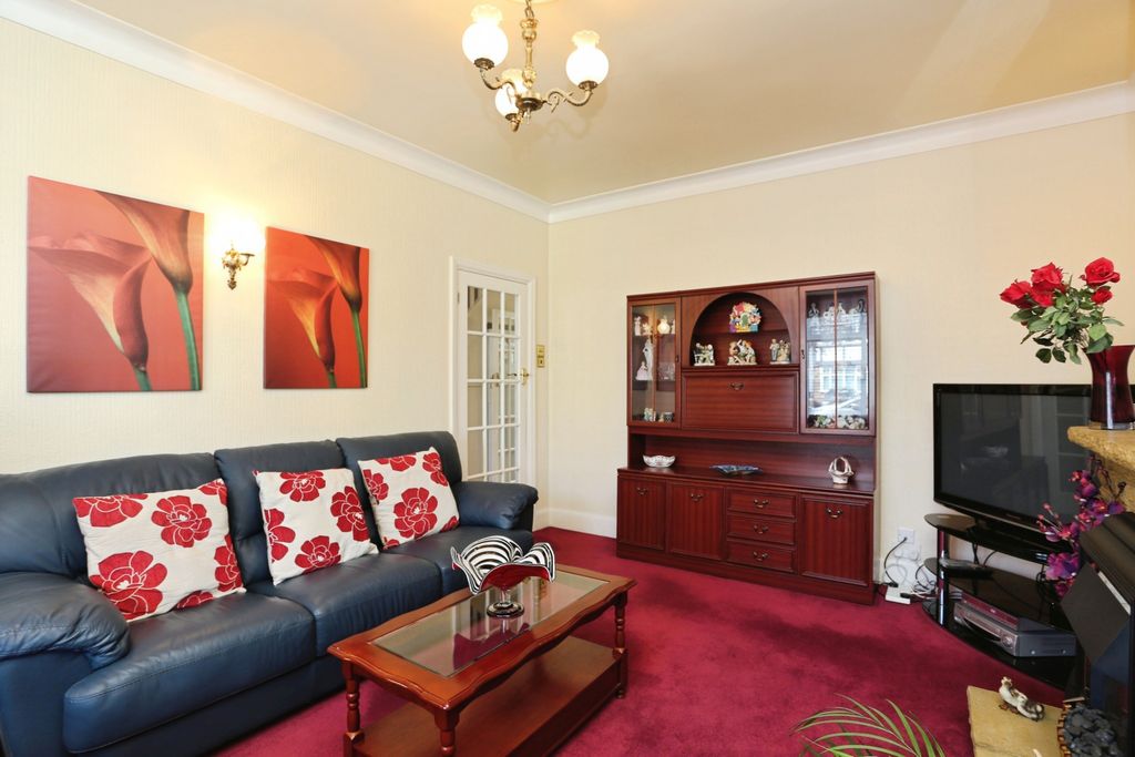 Property photo 2 of 17