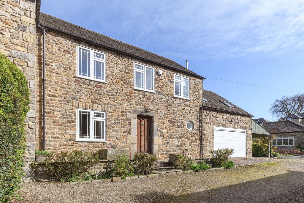 Property photo 1 of 24