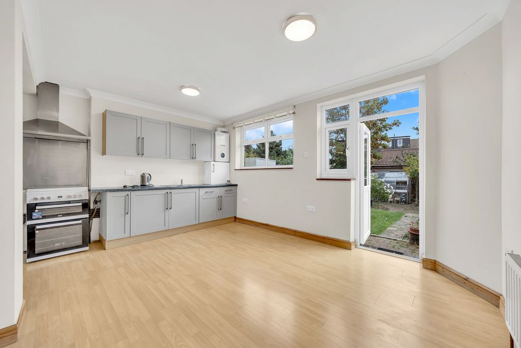 Property photo 2 of 24