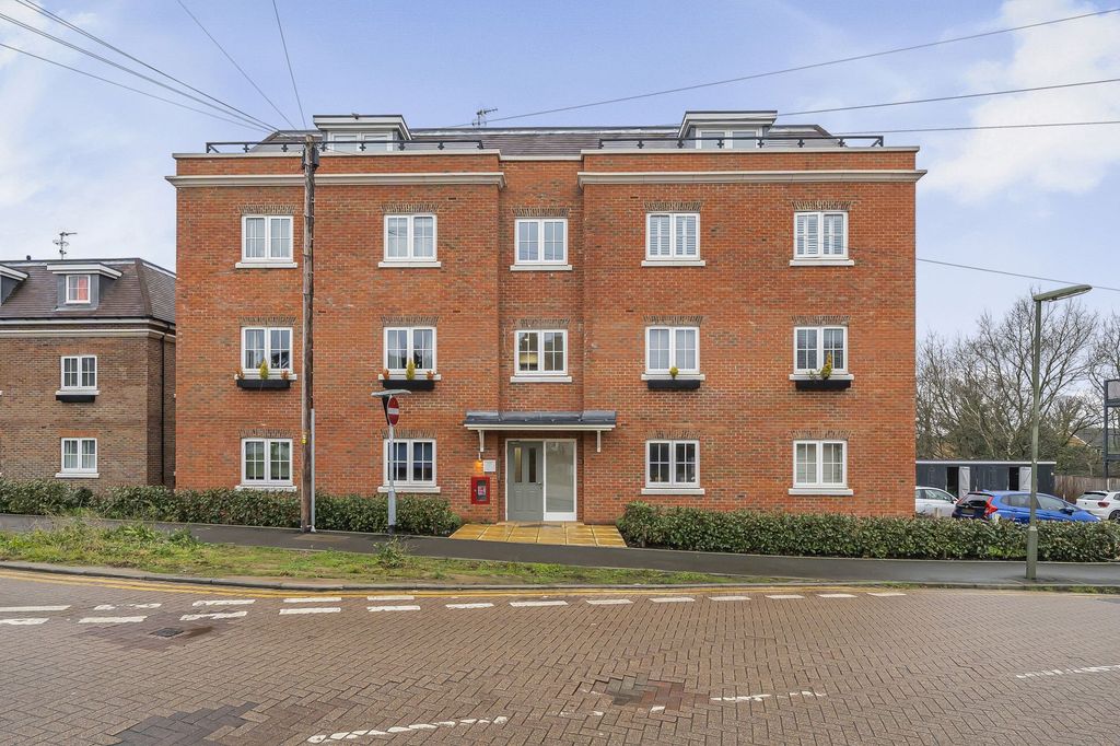 Property photo 1 of 16