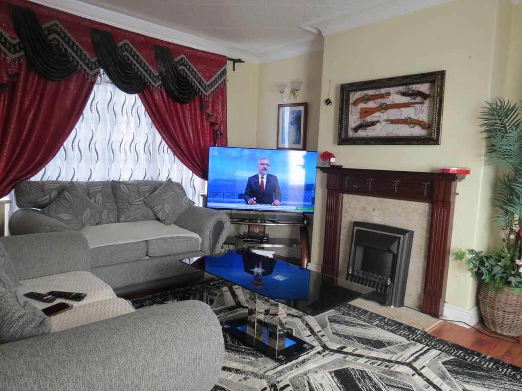 Property photo 2 of 10