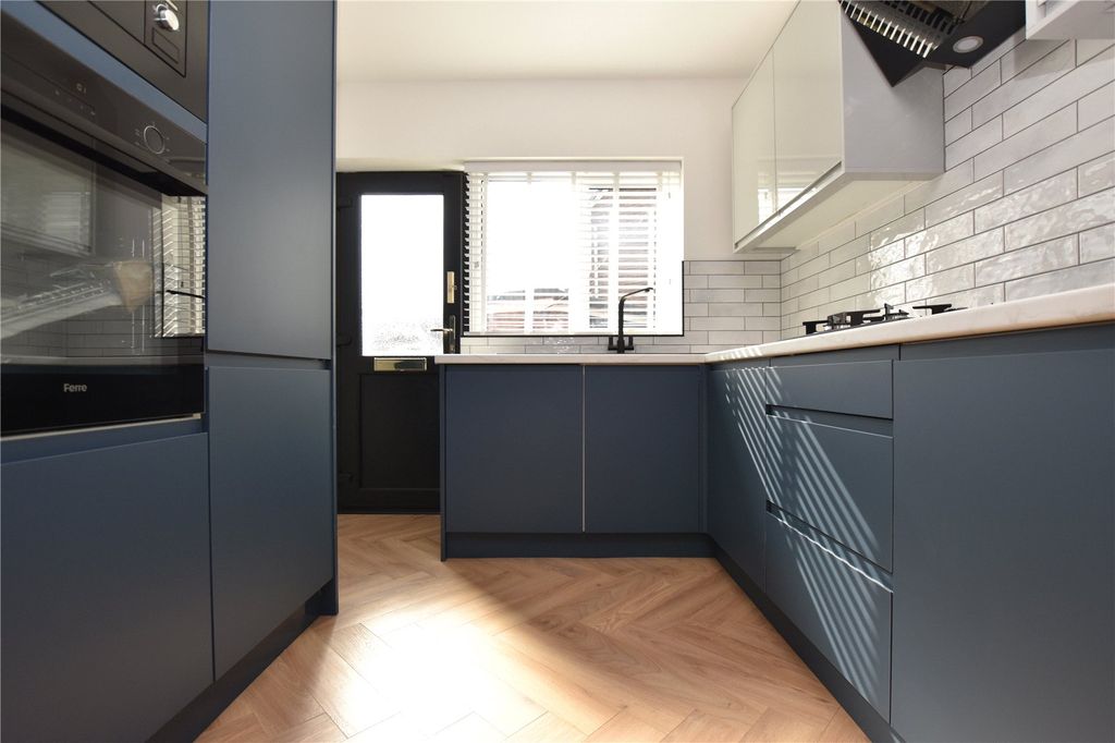 Property photo 2 of 17 Picture No. 01