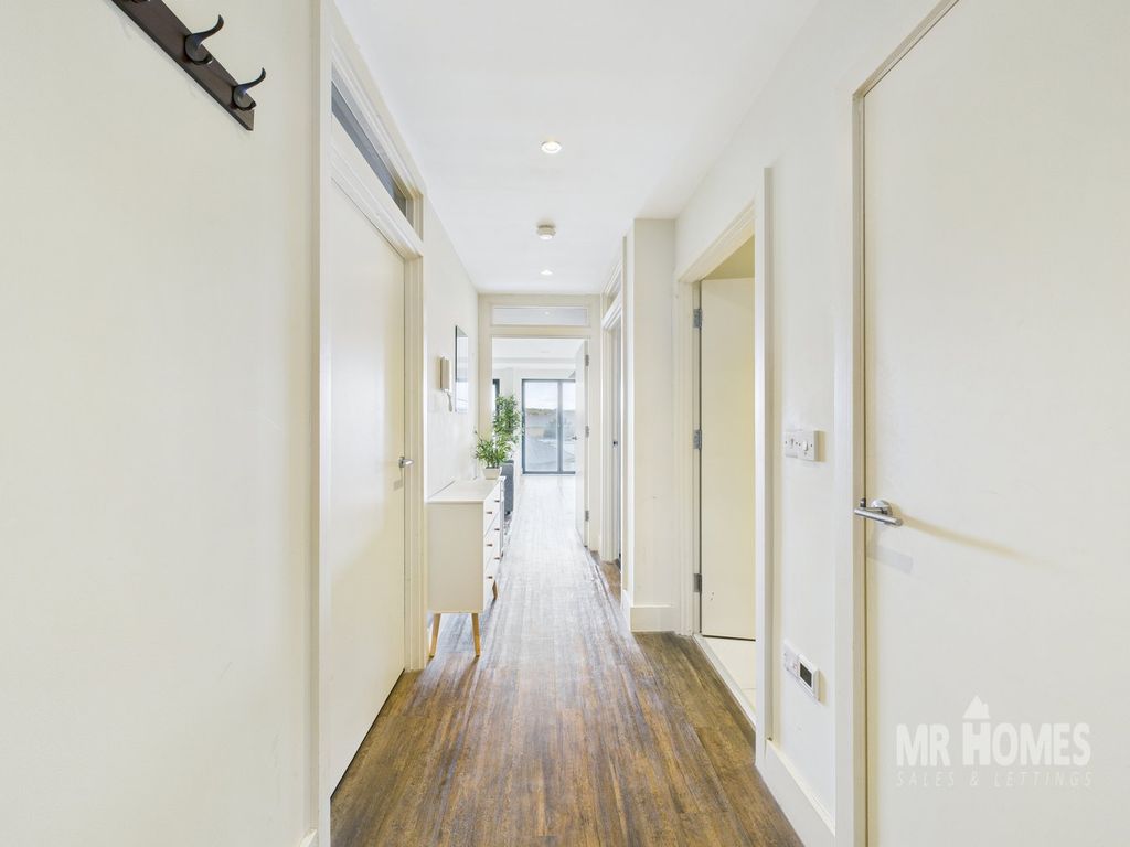 Property photo 3 of 33