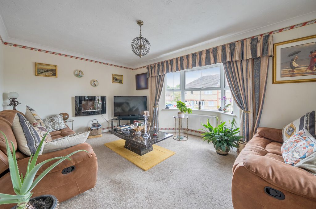 Property photo 2 of 12 1331951-20-688Cb8...