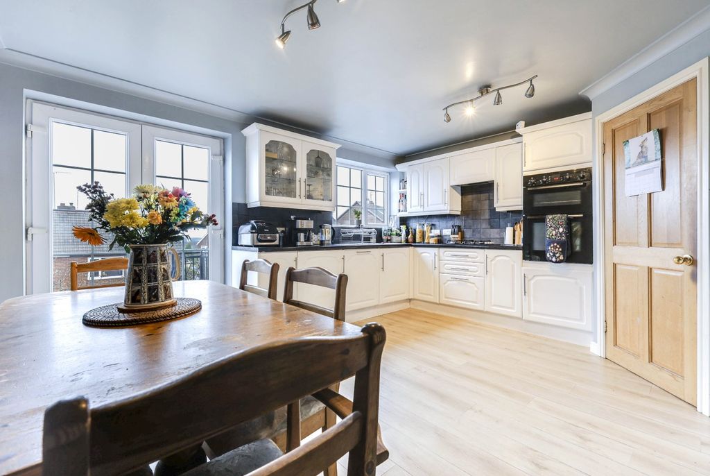 Property photo 3 of 17 Picture No. 04