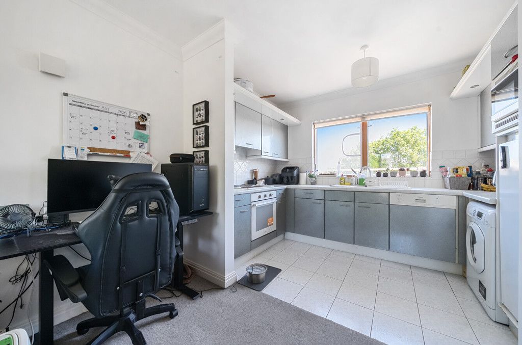 Property photo 1 of 10 3-6823B442F1E82-1...