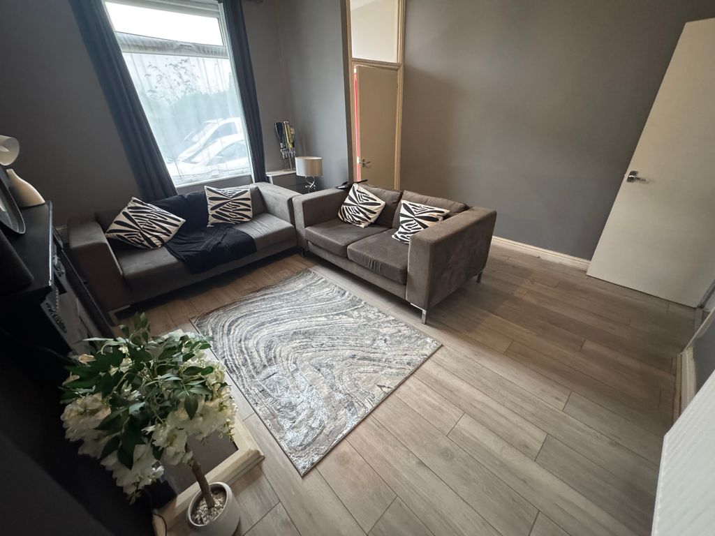 Property photo 3 of 18 Img_9227