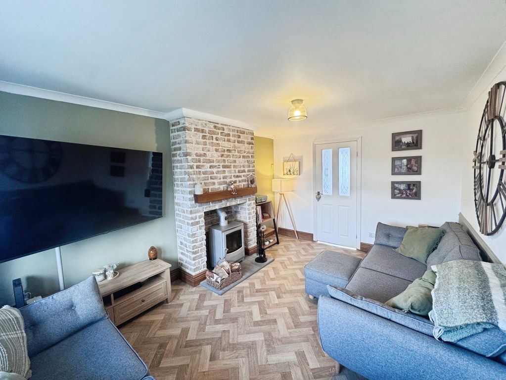 Property photo 2 of 25