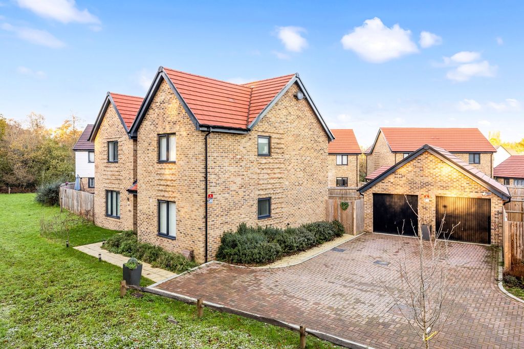 Property photo 1 of 29