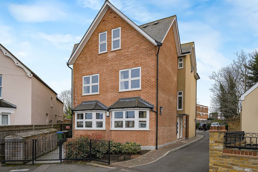 Property photo 1 of 15 External