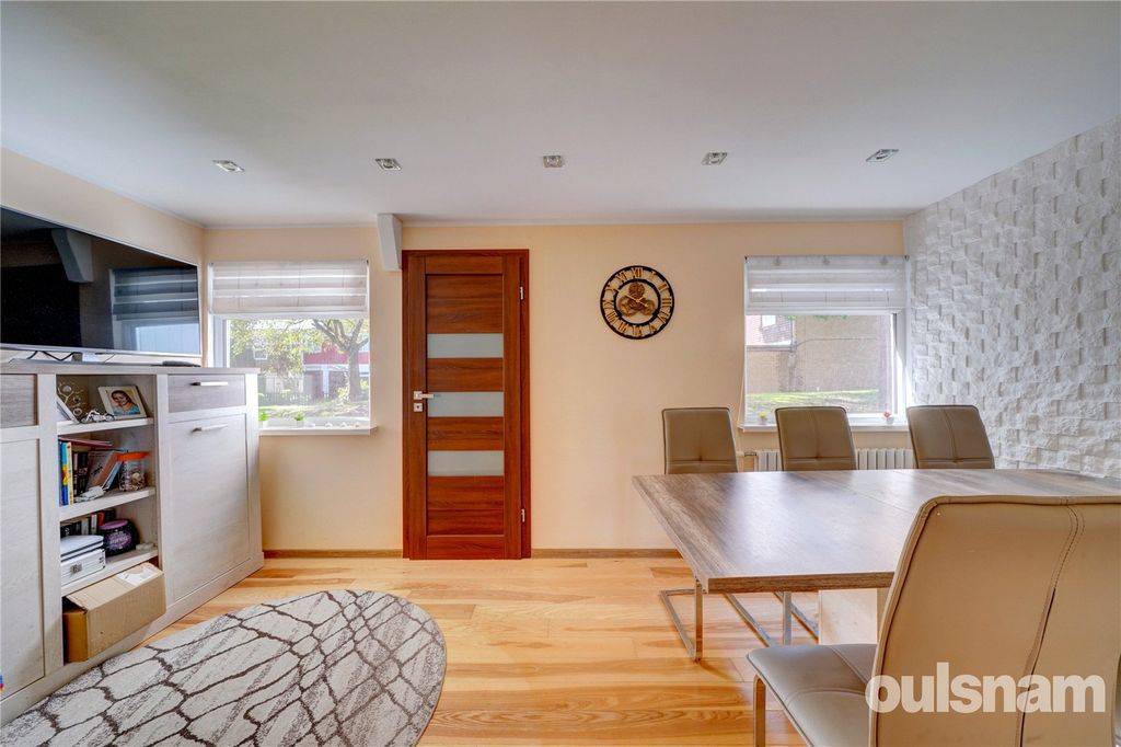Property photo 3 of 17 Picture No. 23