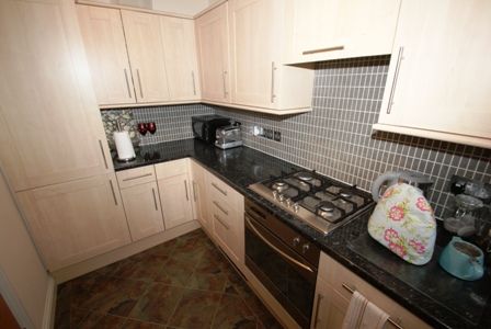 Property photo 2 of 5 22 Kensal Road Tff.J