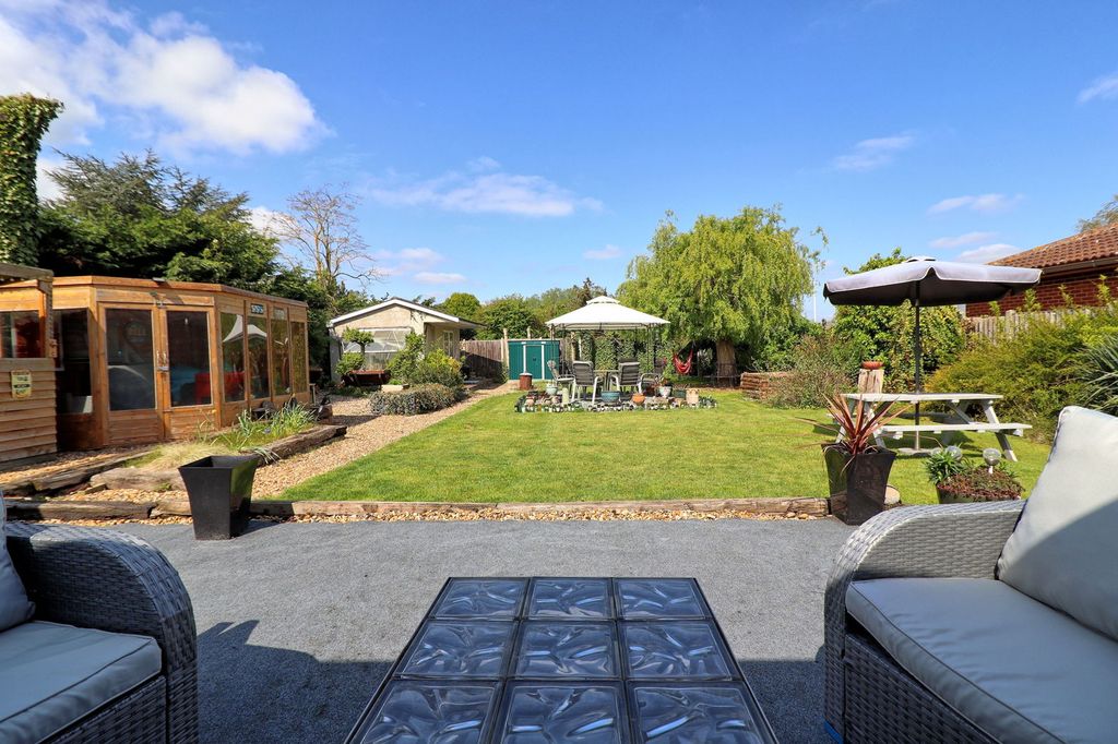 Property photo 3 of 32