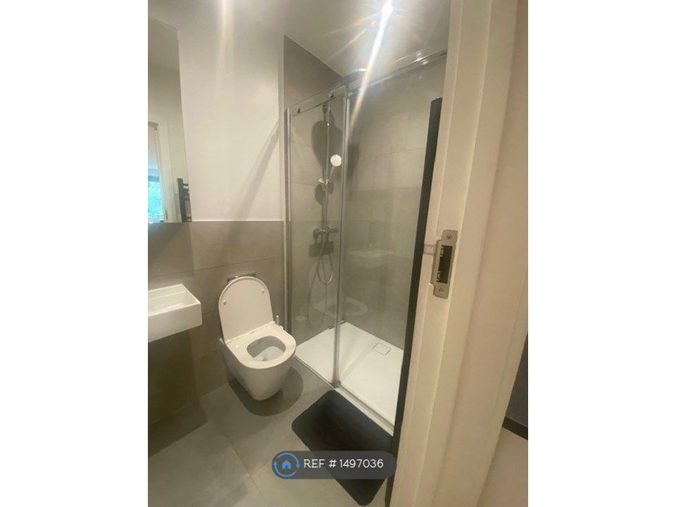 Property photo 1 of 4 Shower Room