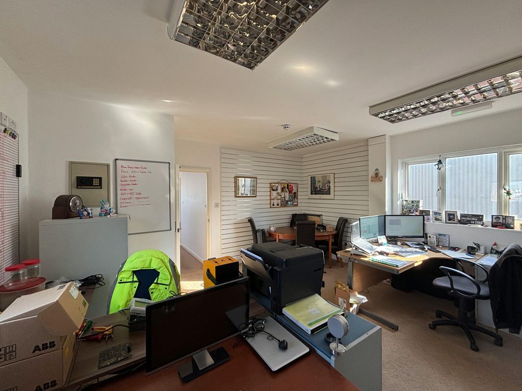 Property photo 3 of 4 Img_2154.Jpg