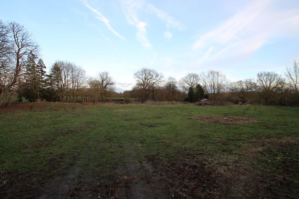 Property photo 2 of 6 15.Jpg